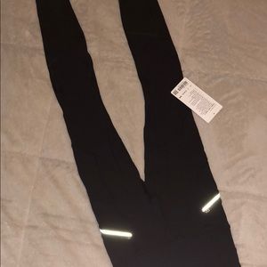 BRAND NEW LULULEMON LEGGINGS !!!